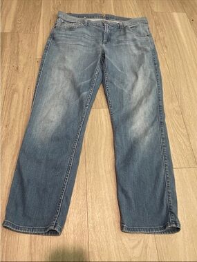 7 For All Mankind Women’s Straight Leg Jeans in Light Blue Wash